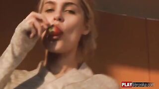 A girl got her cunt banged after taking off her clothes