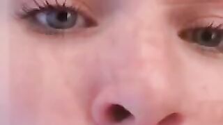 First experience of nakedness for a young lesbian - February 2020