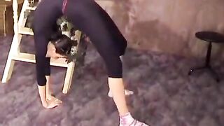 A beautiful gymnast got her pussy stretched by a horny guy