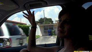 Skinny chick picked up a guy and got fucked in car