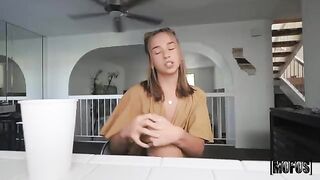 A girl made a blowjob in the car, it went too far