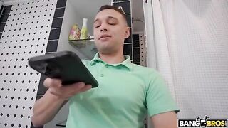 The stepson had sex with his hot stepmom in the kitchen