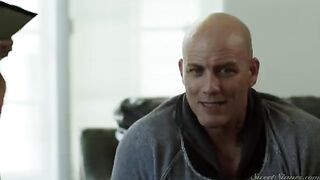 A mature woman gets fucked by her therapist