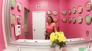 A girl rode a cock without using condoms and got cum on her face