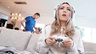 Nerd guy with glasses fucked his GF while she was gaming for cash