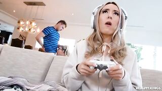 Nerd guy with glasses fucked his GF while she was gaming for cash