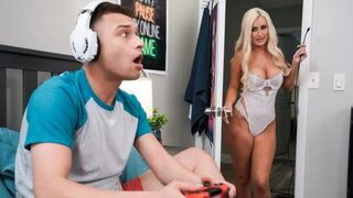 She loves when guys cum inside her pussy