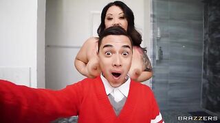 This slutty babe loves taking selfies, but she needs some help.Tokyo Leigh / Brazzers