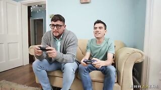 The girl came to her friend’s house at an inconvenient moment