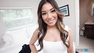 A hot girl is working on her boss and doing a blowjob