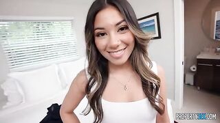 A hot girl is working on her boss and doing a blowjob