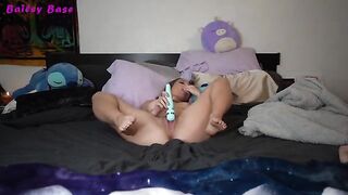 Horny teen gives a footjob and sucks toes in exclusive video