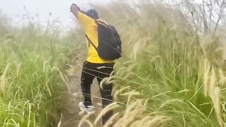 Pinay babe tried risking kantutan outdoors, but luck wasn't on her side
