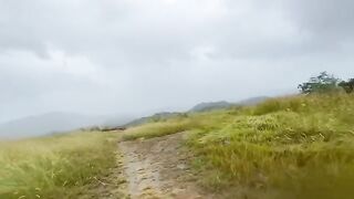 Pinay babe tried risking kantutan outdoors, but luck wasn't on her side