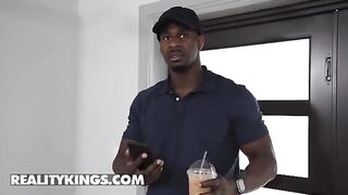 The delivery guy caught Valentina Jewels in a compromising kitchen situation