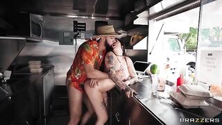 What burgers, I'm fucking! - a bold public act
