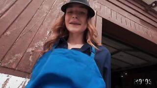 Who hasn't tried fucking behind the garages?! A daring street encounter!