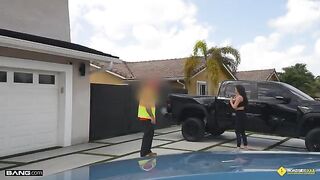 A hot girl is fucking with her boyfriend in the garage