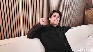 You can't just say no to a pussy that's as tempting as a babe's