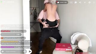 The pizza delivery guy oiled Eva Elfie’s tits and pussy