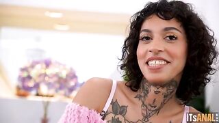 Everything for a complete experience - sex on the couch with toys and double penetration