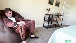 You can learn a lot about the art of sucking from this video