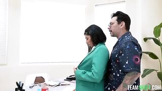 A woman gets a special treatment for her cancer, it's quite intense