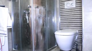 The girl has a mouth instead of a shower, an amateur couple’s steamy encounter