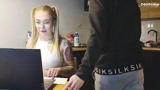 The student gets a good mark thanks to her teacher's rough fuck