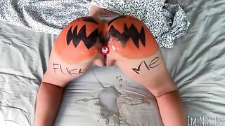 Babe smashed her pumpkin and got a cock in her pussy