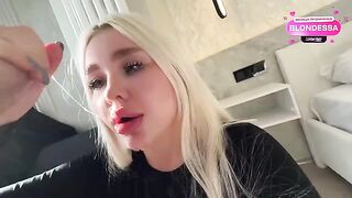 Juicy girl has a great ass and an insatiable desire