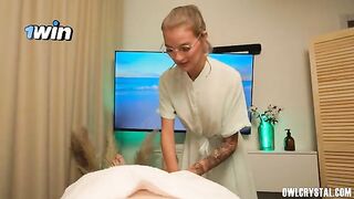 A sexy girl gets a massage, and the guy’s cock is oiled