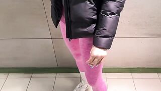 Don't turn around, just moan louder: the guy fucked his girlfriend in public toilet