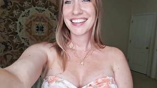 A girl massaged her boobs with shimmering oil, embodying the ultimate homewrecker POV roleplay