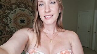 A girl massaged her boobs with shimmering oil, embodying the ultimate homewrecker POV roleplay