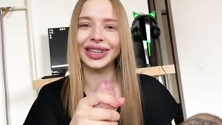 I sucked my friend's cock until he came in my mouth. The embarrassing moment!